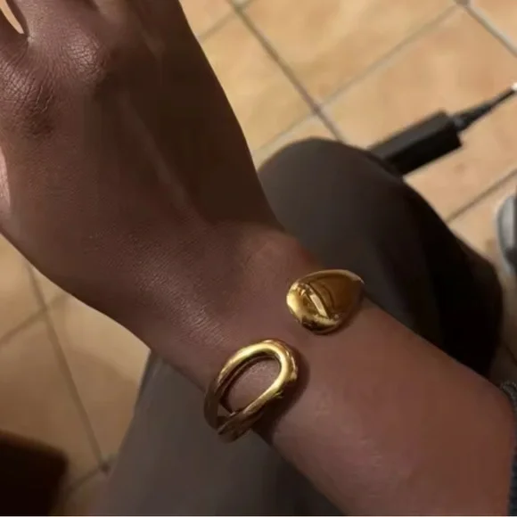 Water drop stainless steel gold plated 18K bracelet
high quality waterproof - Picture 6 of 8